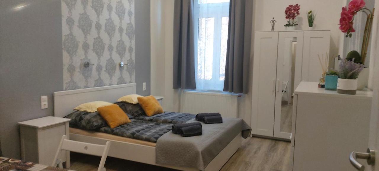 Pompar Belvarosi Apartman سيغيد المظهر الخارجي الصورة