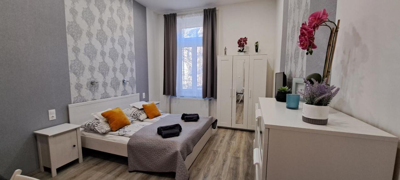 Pompar Belvarosi Apartman سيغيد المظهر الخارجي الصورة