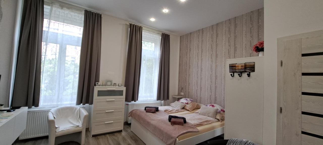 Pompar Belvarosi Apartman سيغيد المظهر الخارجي الصورة